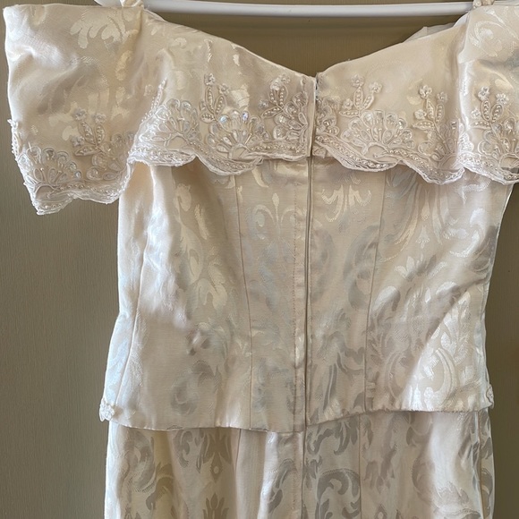 Vintage custom made wedding dress - Picture 6 of 6